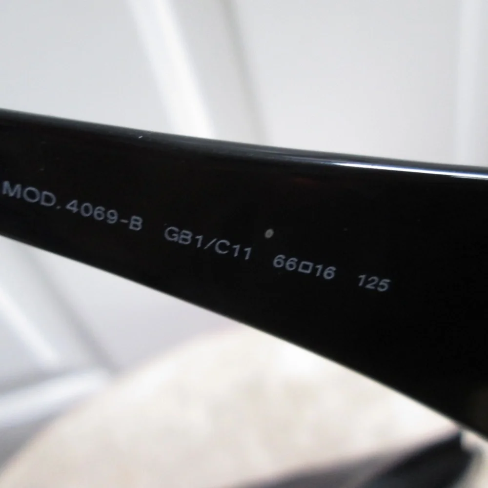 Versace women's sunglasses - Picture 12 of 16